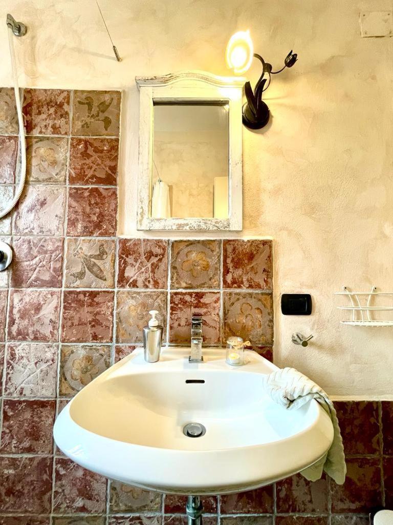 Casa Vacanze "La Farfalla" Cusignano Exterior foto